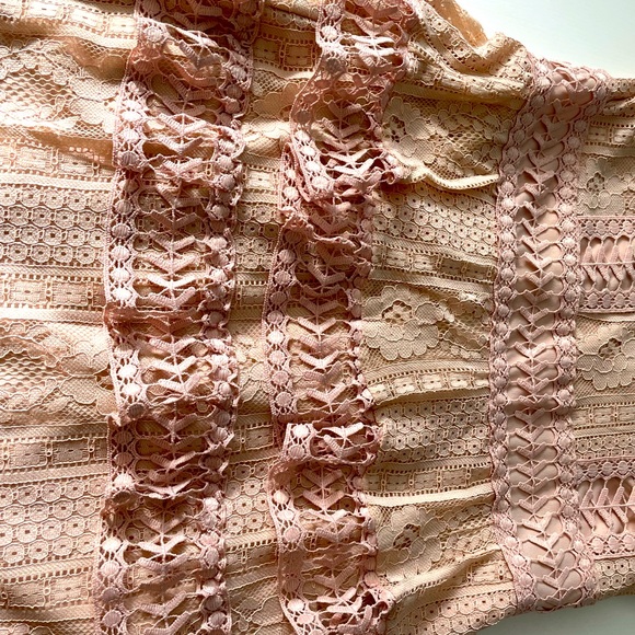 Medium Dex peach pink lace dress - Picture 5 of 5